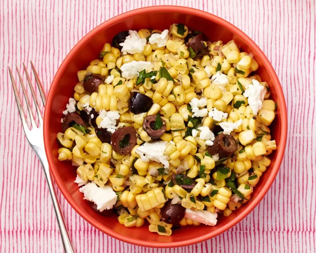 Quick and healthy corn salad with feta and herbs
