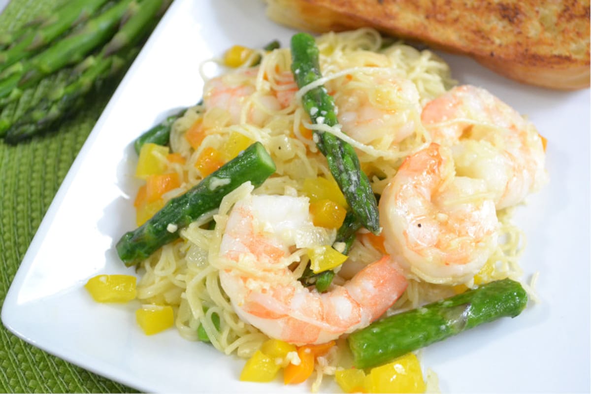 Shrimp & asparagus pasta