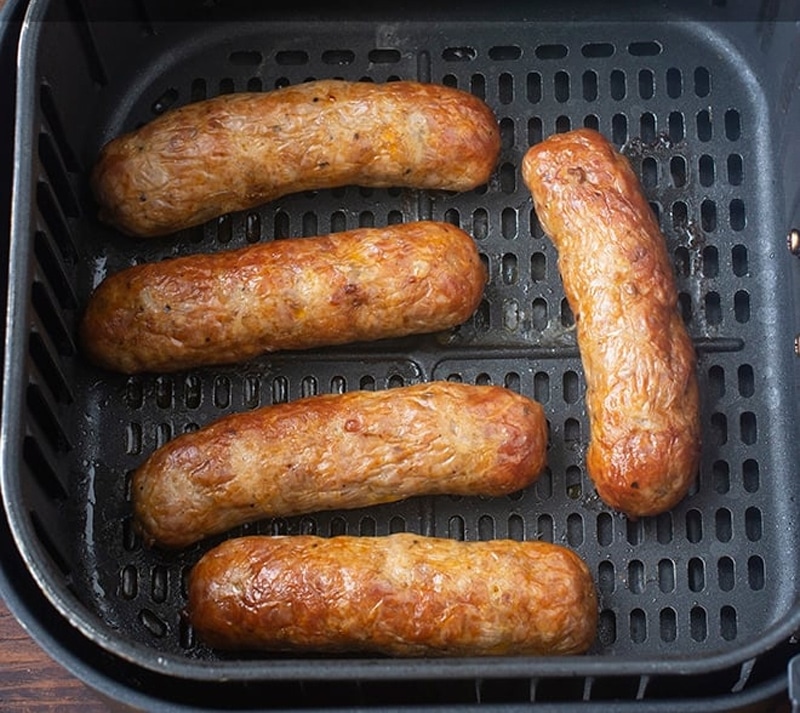 10-minute air fryer sausages