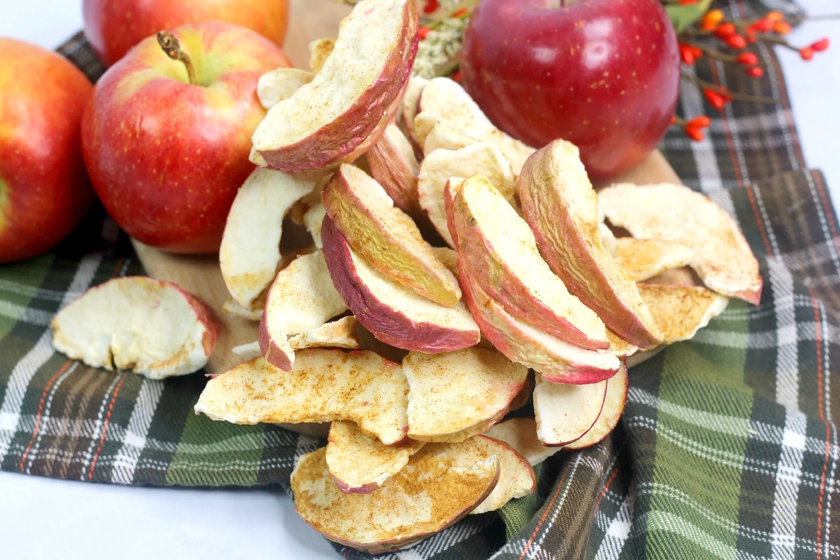 13-minute air fryer apple chips