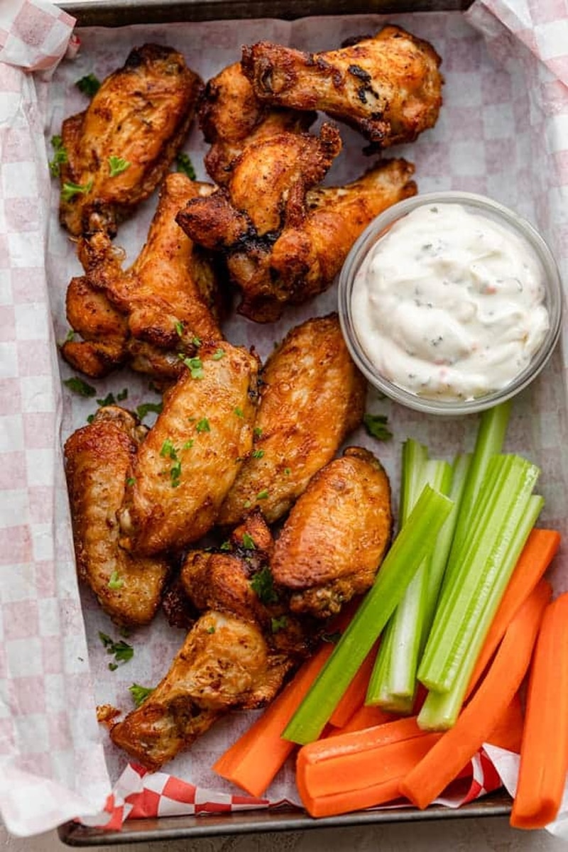 Easy and crispy air fryer chicken wings