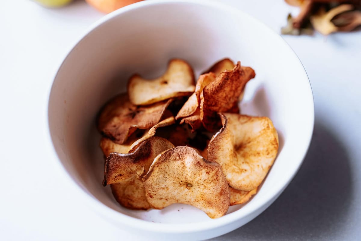 Air fryer apple chips