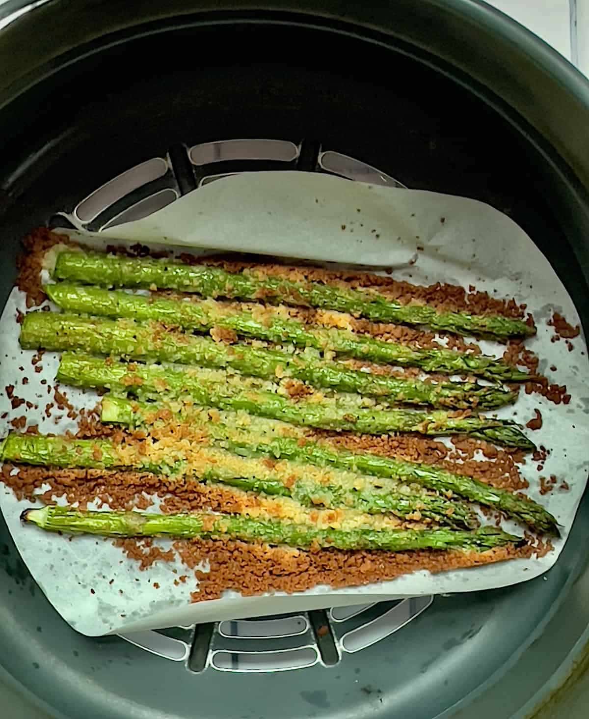 Air fryer garlic parmesan asparagus