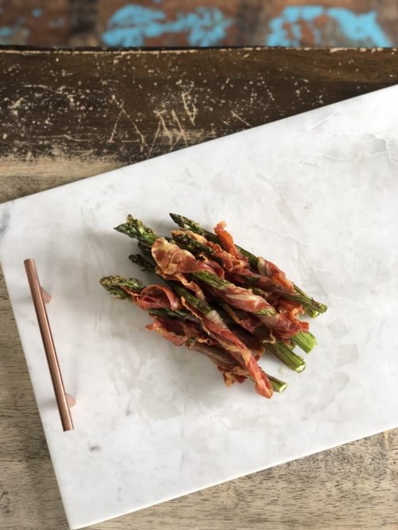 Air fryer prosciutto wrapped asparagus