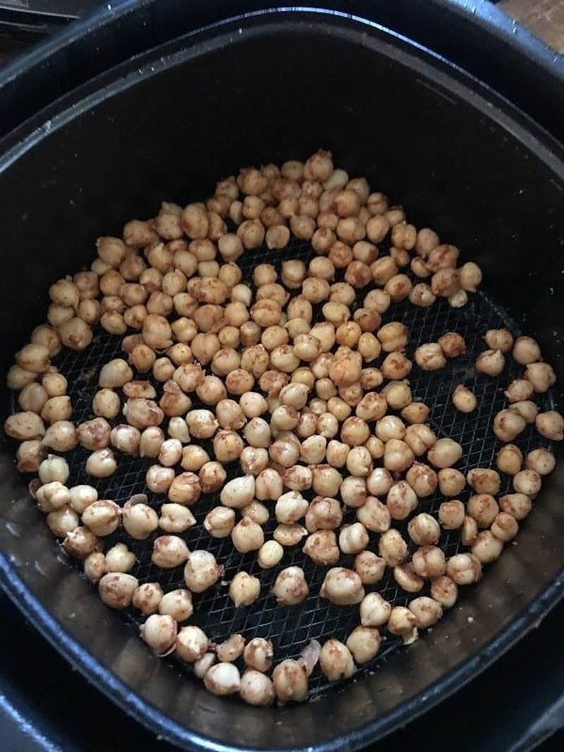 Air fryer roasted chickpeas (no oil)
