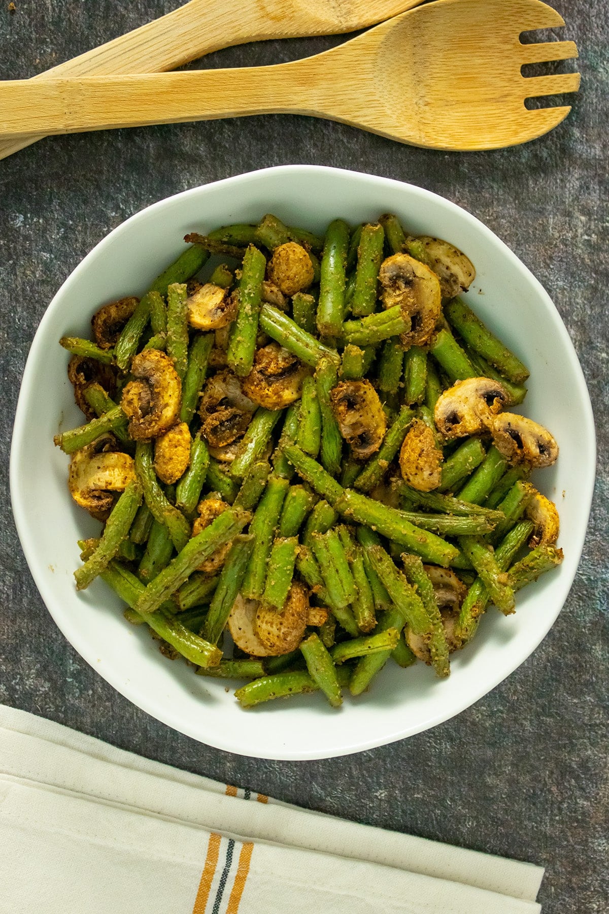 Air fryer roasted green beans with mushrooms
