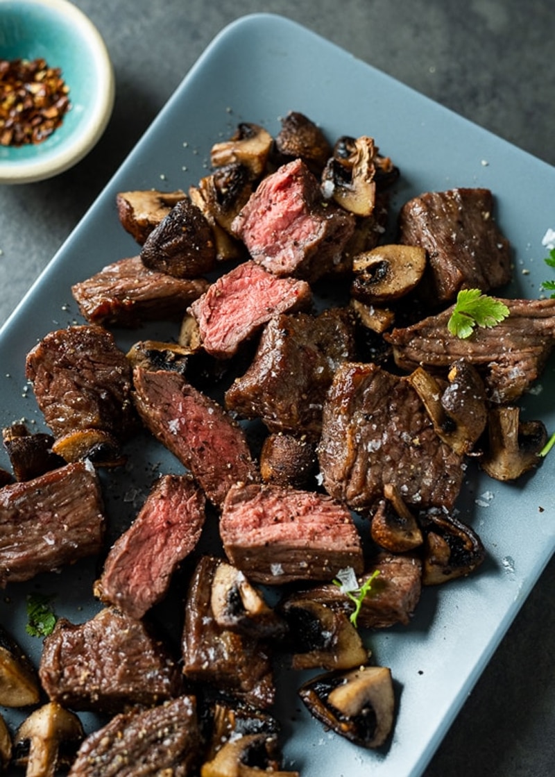 Air fryer steak bites with mushrooms (or without)