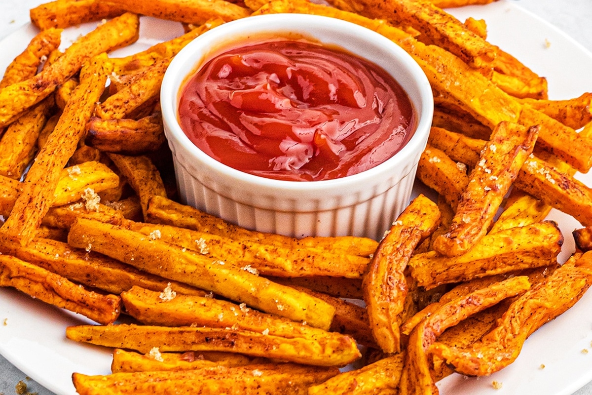 Air fryer sweet potato fries with cinnamon and brown sugar