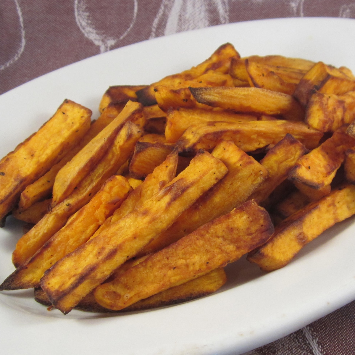 Air fryer sweet potato fries with garlic and paprika