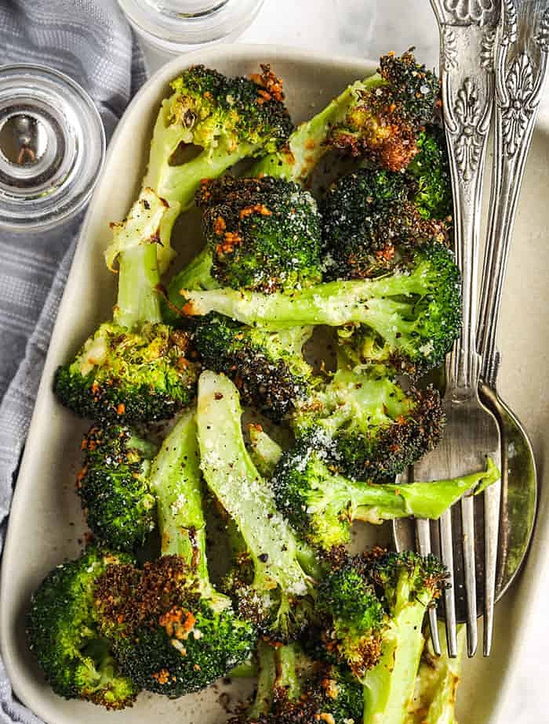 Crispy garlic air fryer broccoli