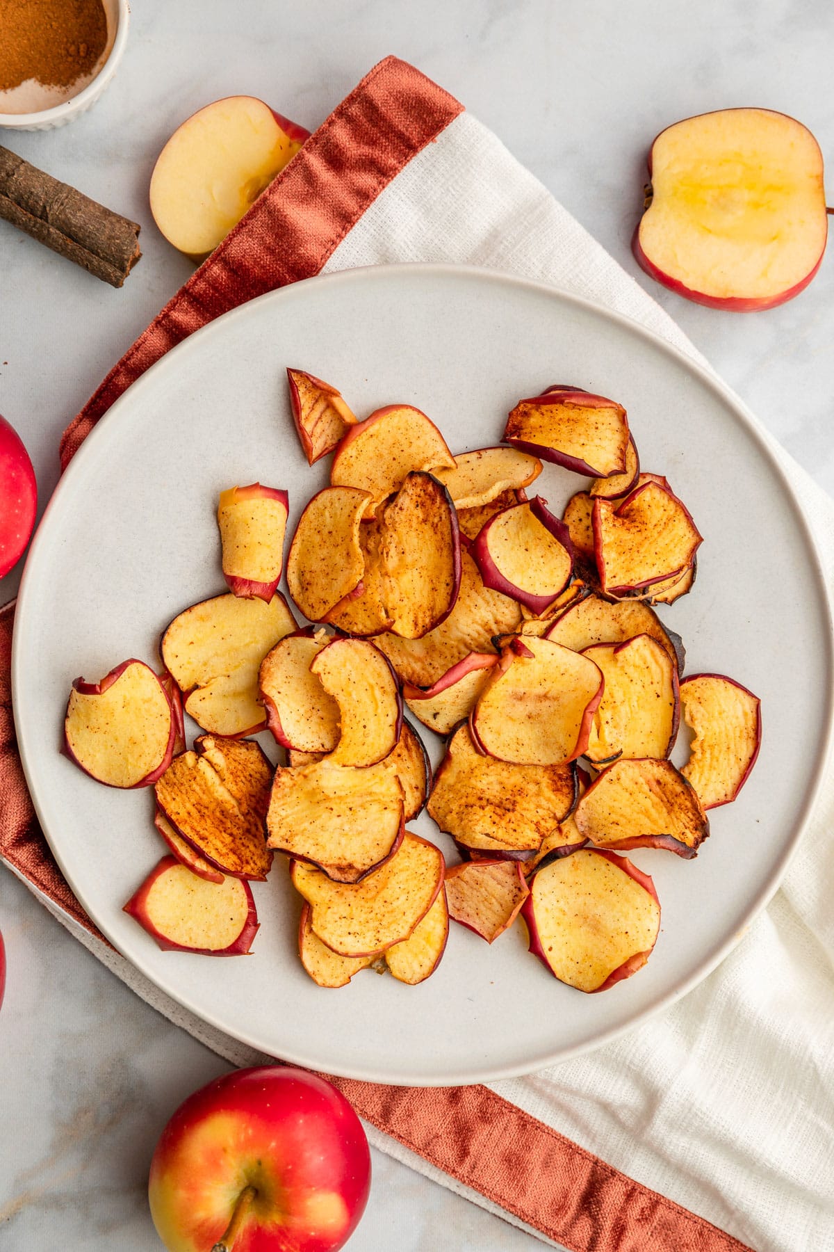 Dehydrated apples in air fryer