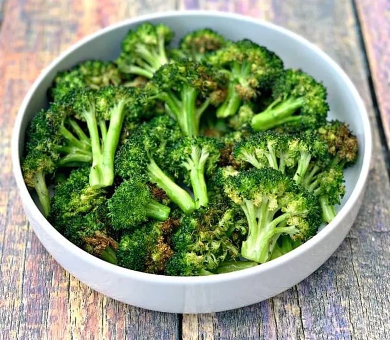 Easy air fryer roasted broccoli