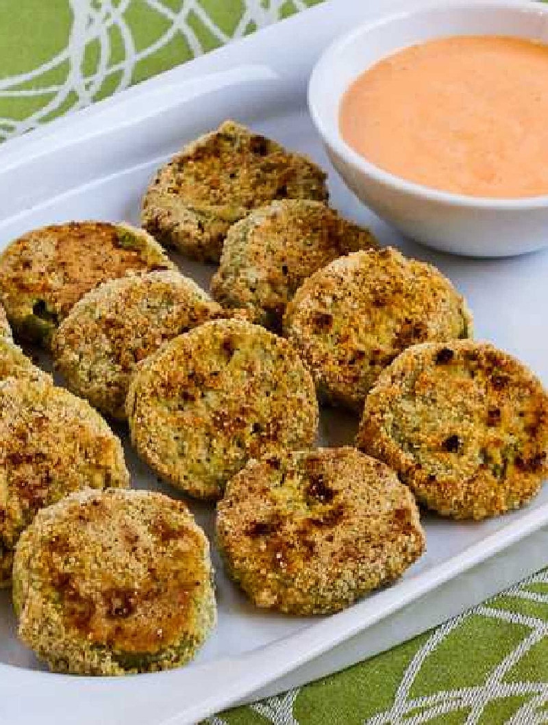 Fried green tomatoes with sriracha-ranch dipping sauce