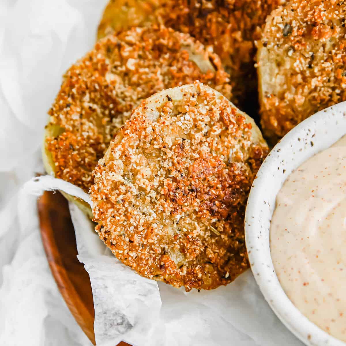 Keto fried green tomatoes with zesty sauce