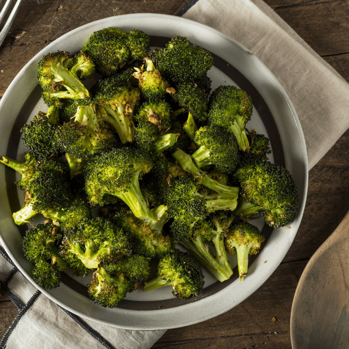 Keto-friendly air fryer frozen broccoli