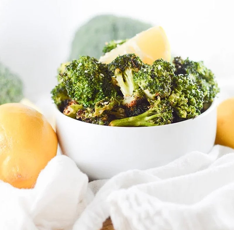 Lemon and garlic air fryer broccoli