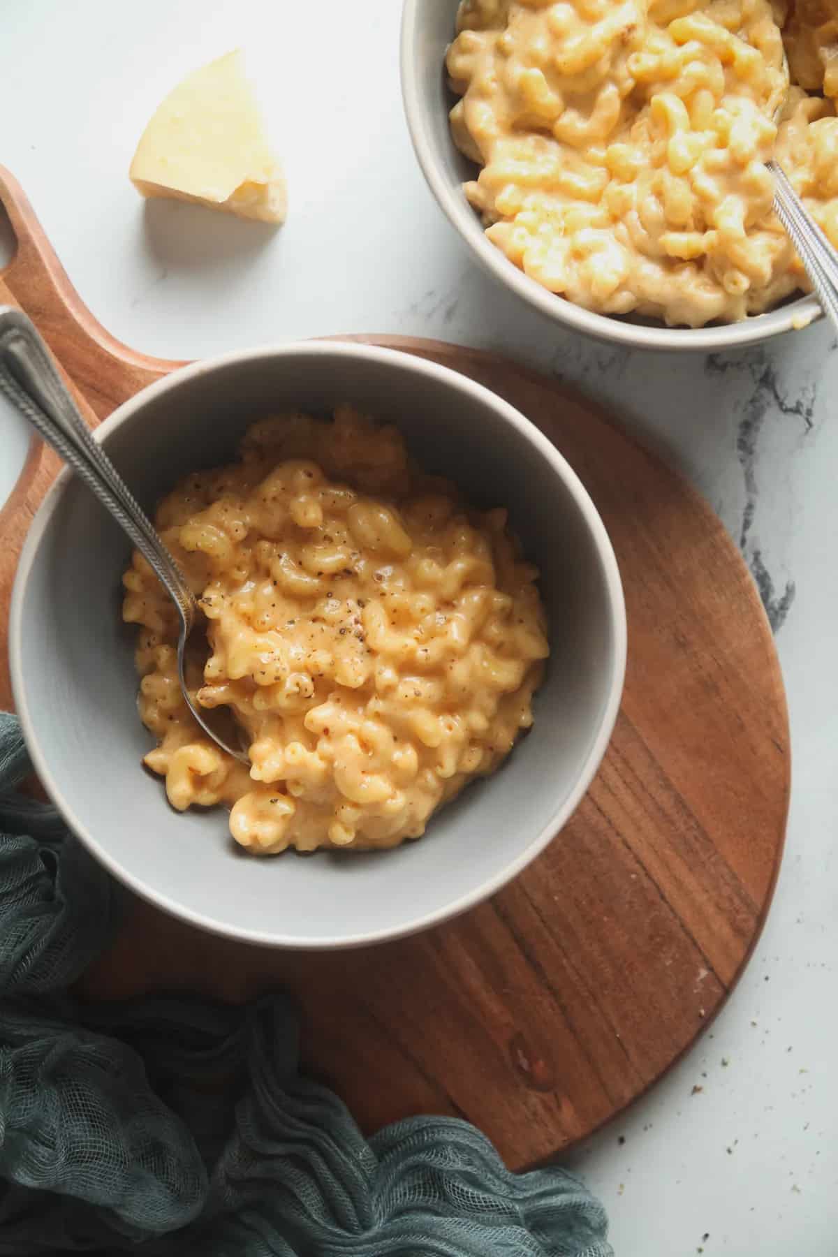 Smoky air fryer mac and cheese
