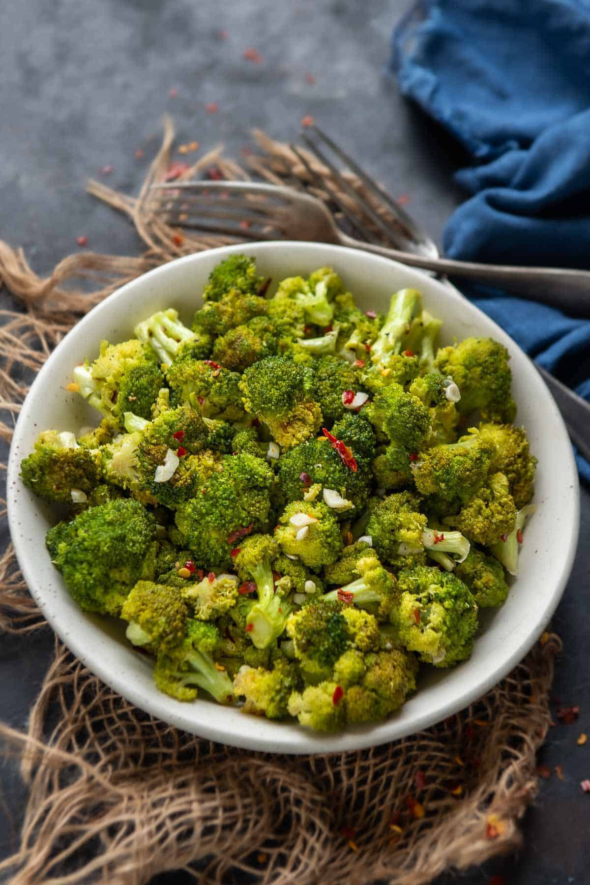 Spicy air fryer frozen broccoli recipe