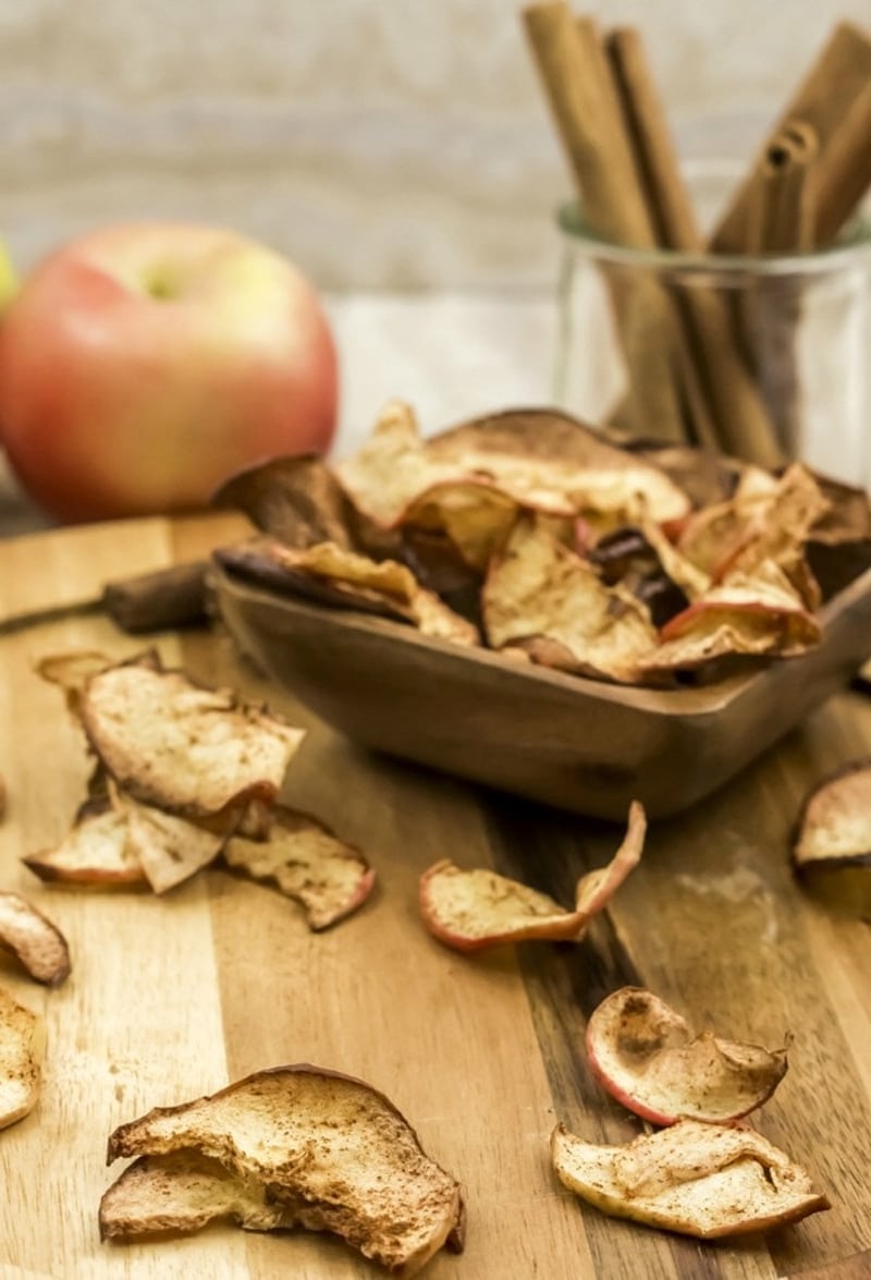 Weight watchers air fryer apple chips with cinnamon
